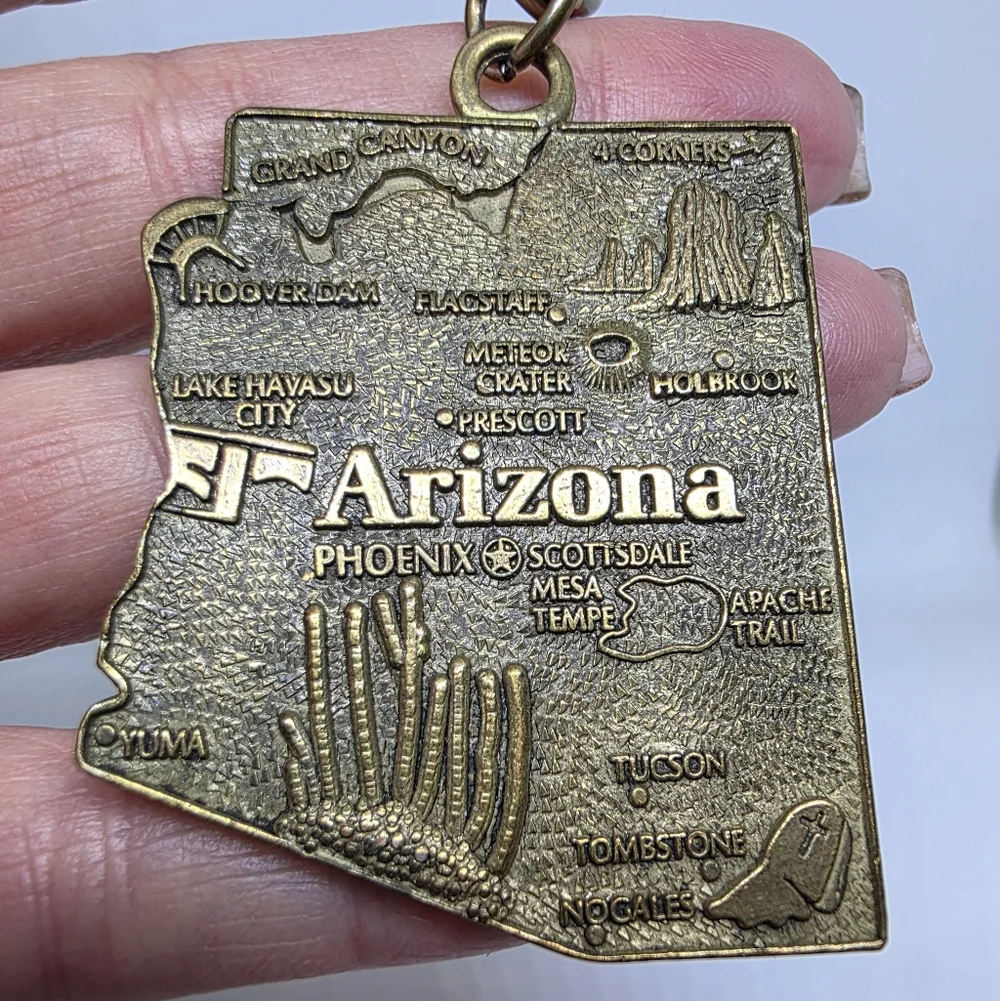 Vintage Arizona AZ State Map Souvenir Brass Metal High Detail Keychain Key Chain